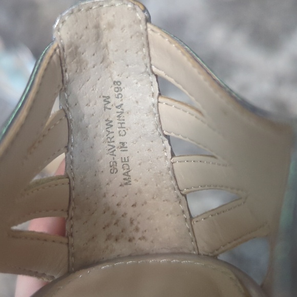 Betsey Johnson 7w wedding sparkle heel with strap silver blue bottom - Picture 3 of 11